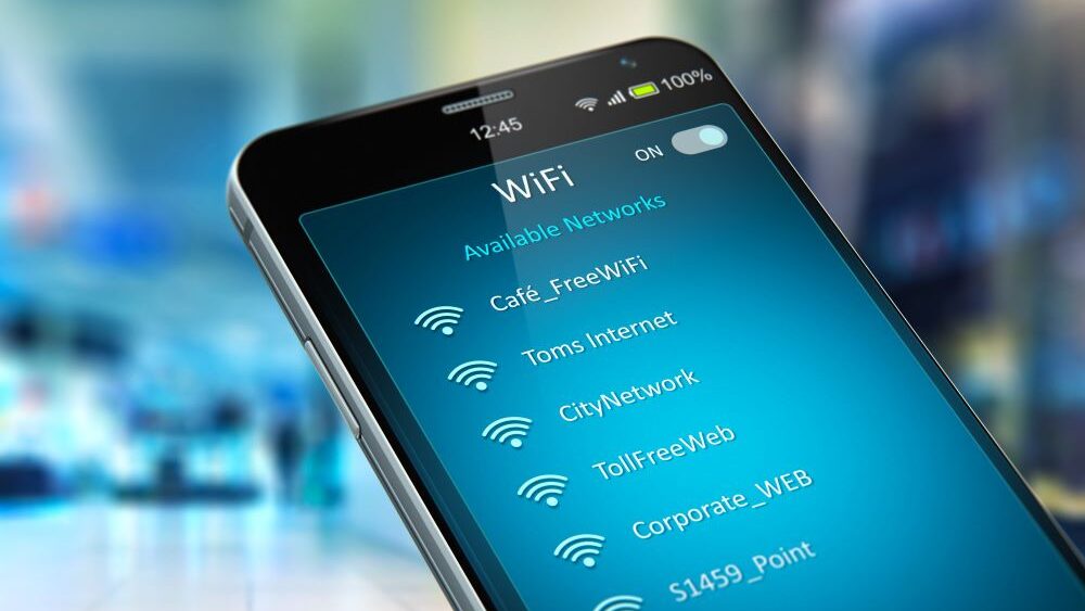 Avant de vous connecter à un réseau WiFi public, que ce soit avec un ordinateur, une tablette, un smartphone, il est important de comprendre les risques potentiels et les précautions à prendre pour protéger vos informations personnelles.
