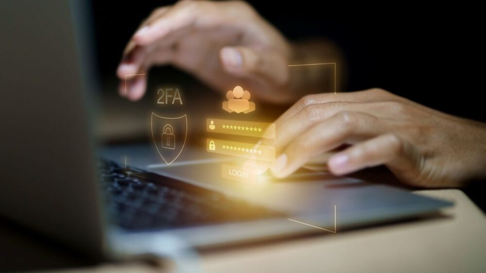 Découvrez comment renseigner une adresse e-mail de secours sur impots.gouv.fr et sécuriser votre accès grâce à la double authentification.